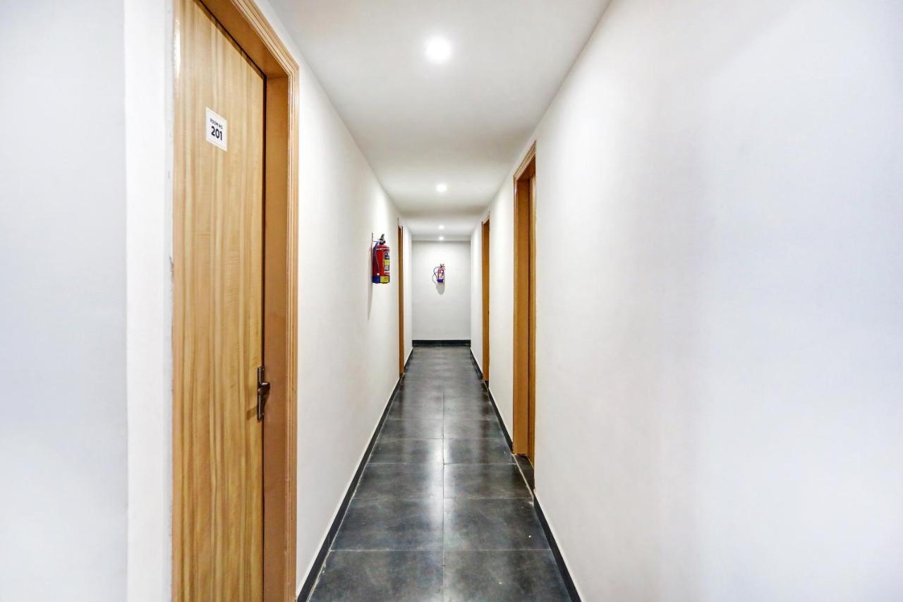 Oyo 81641 Collection O Hotel A1 Residency Nova Deli Exterior foto