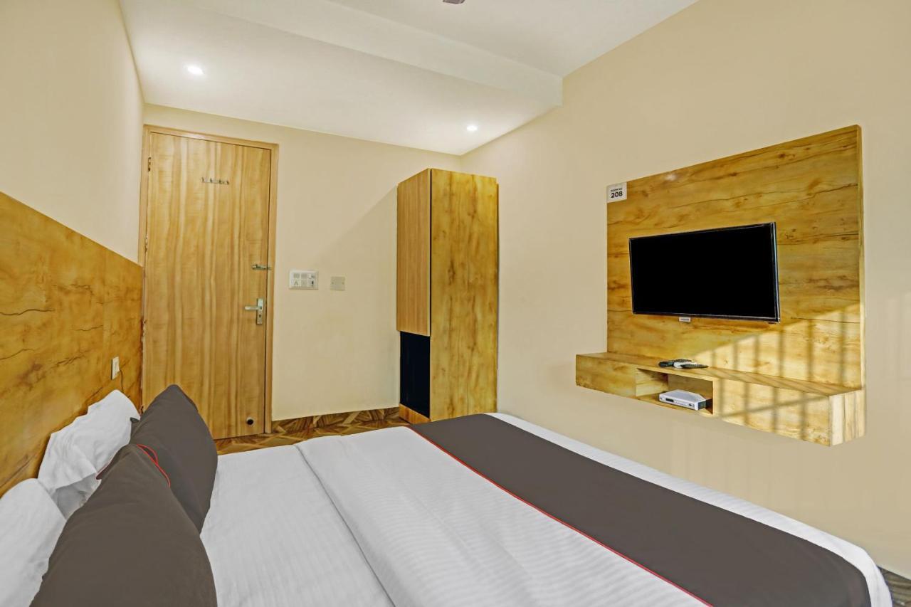 Oyo 81641 Collection O Hotel A1 Residency Nova Deli Exterior foto