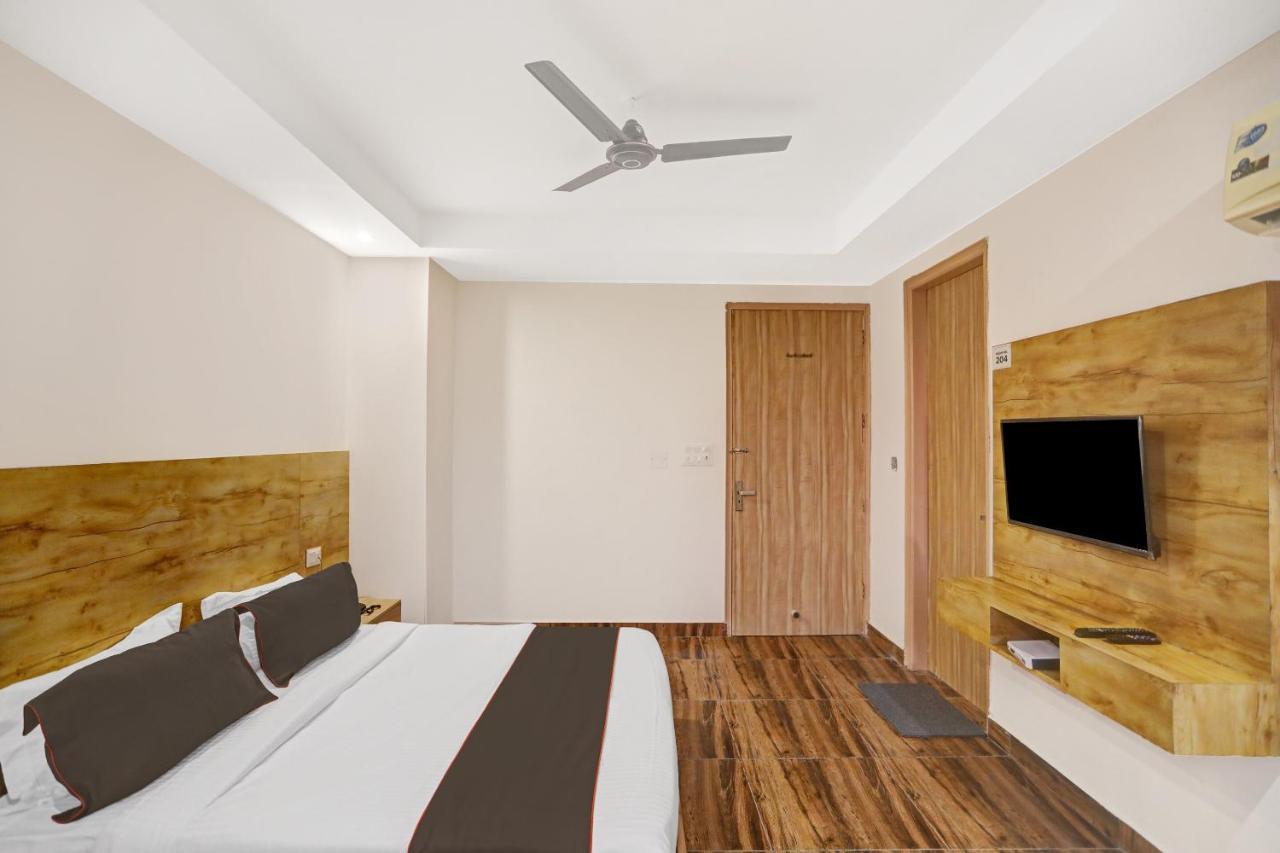 Oyo 81641 Collection O Hotel A1 Residency Nova Deli Exterior foto